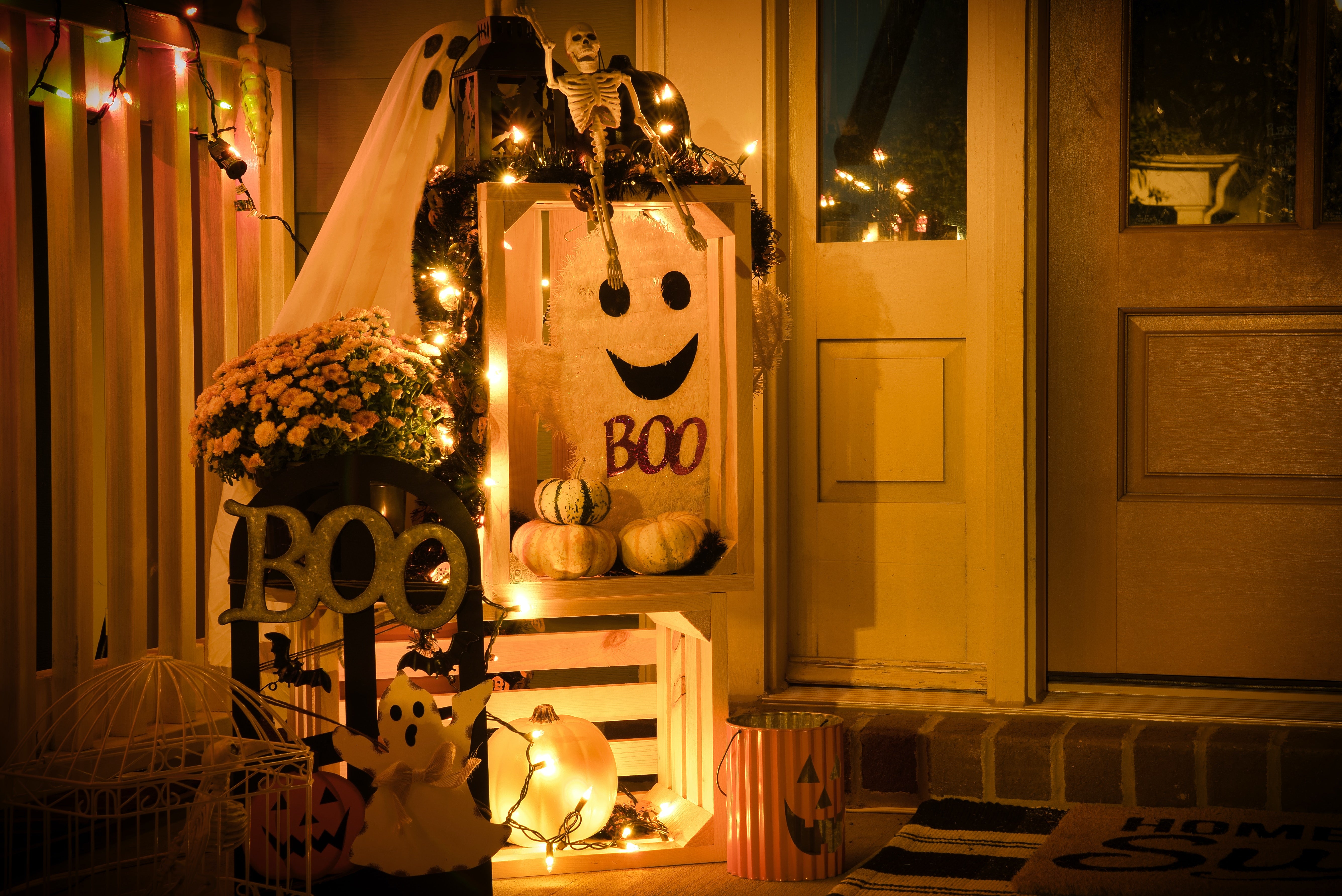 Fun Halloween Wall Decor to Get Spooky