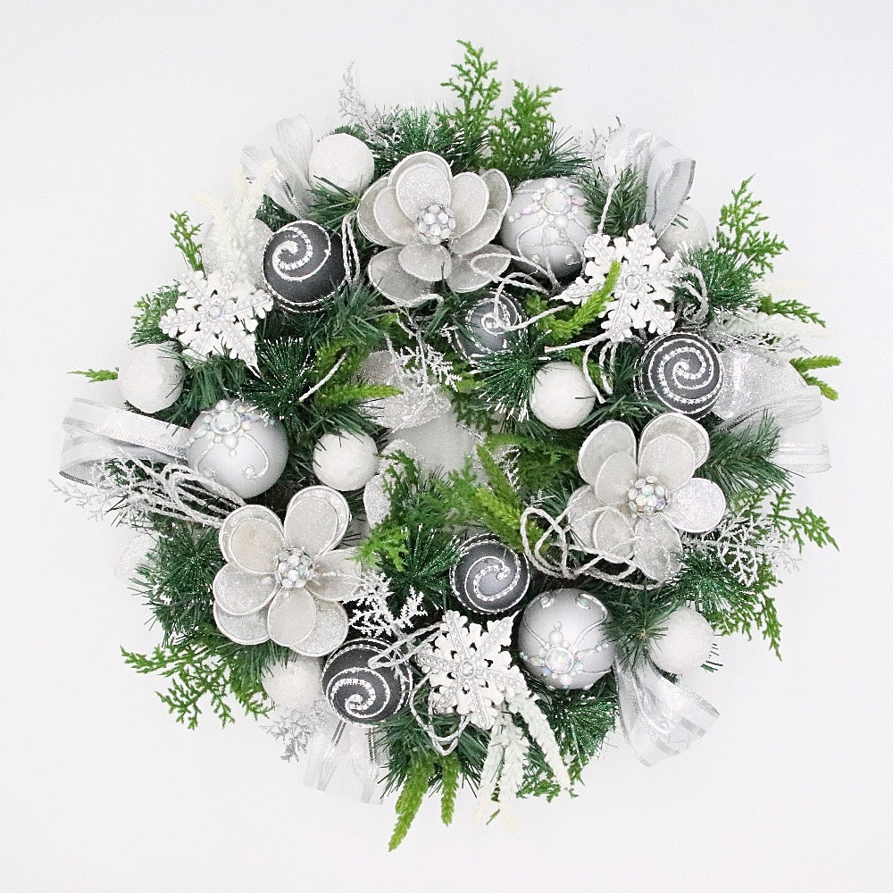 Capiz Siiver White Wreath